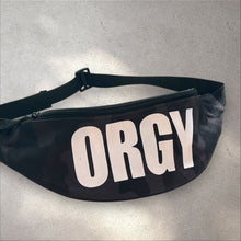 Load image into Gallery viewer, Group chill bumbag
